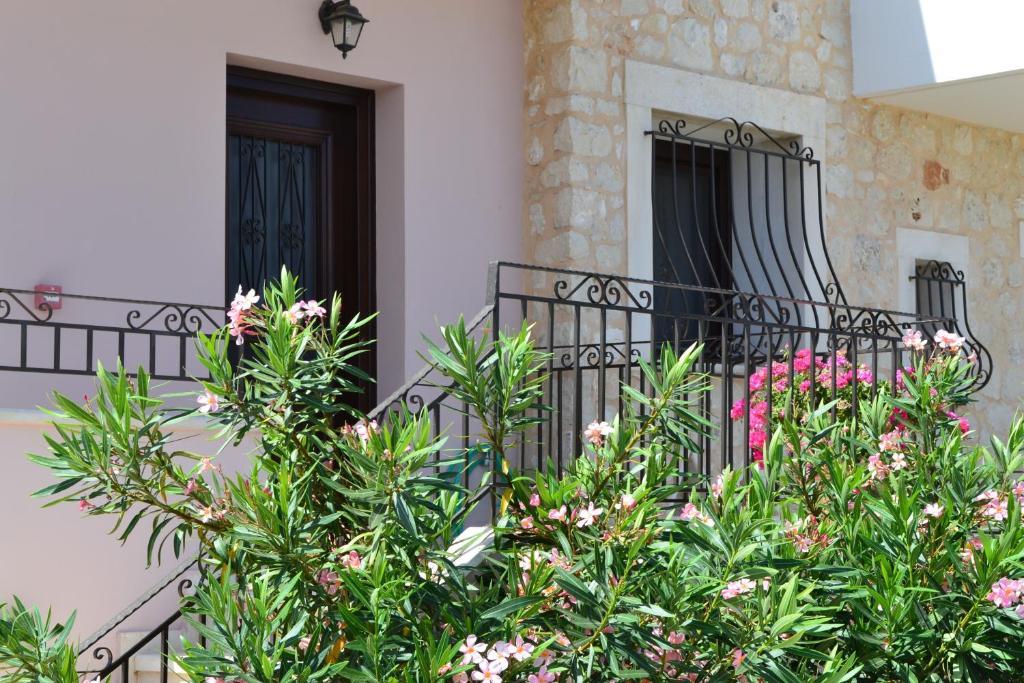 Olive Coast Suites Palekastro Extérieur photo